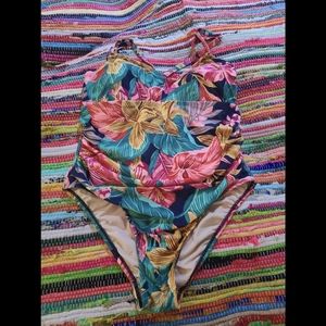 One piece swim suite